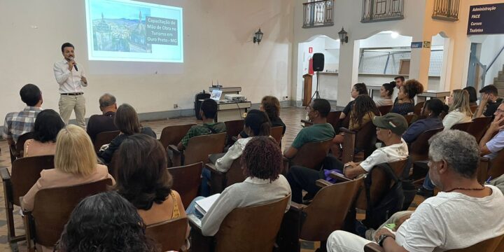 Curso de capacitação para o turismo inicia suas aulas em Ouro Preto