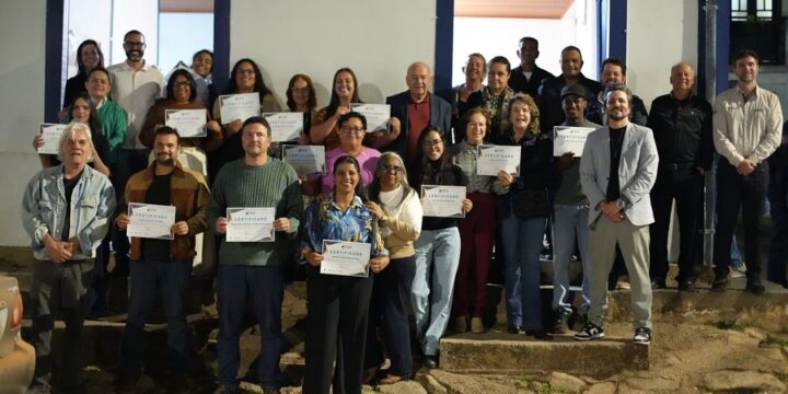 Pade entrega certificados do Curso de Mão de Obra do Turismo em Cachoeira do Campo